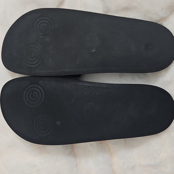 Gucci GG Perforated Rubber Slides Black Size 13 Authenticated - Picture 13 of 16